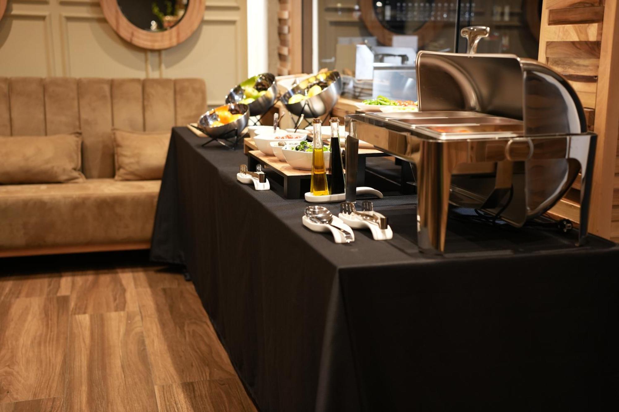 La Suite Boutique Hotel Тирана Екстериор снимка