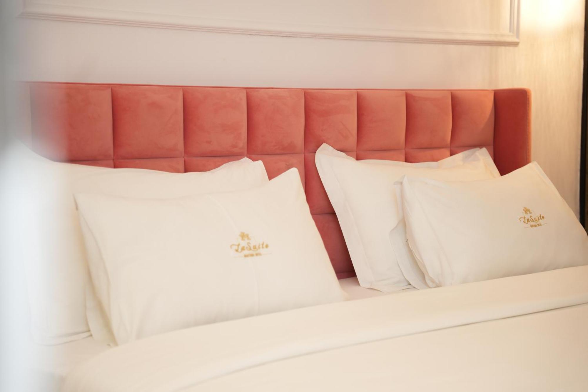 La Suite Boutique Hotel Тирана Екстериор снимка