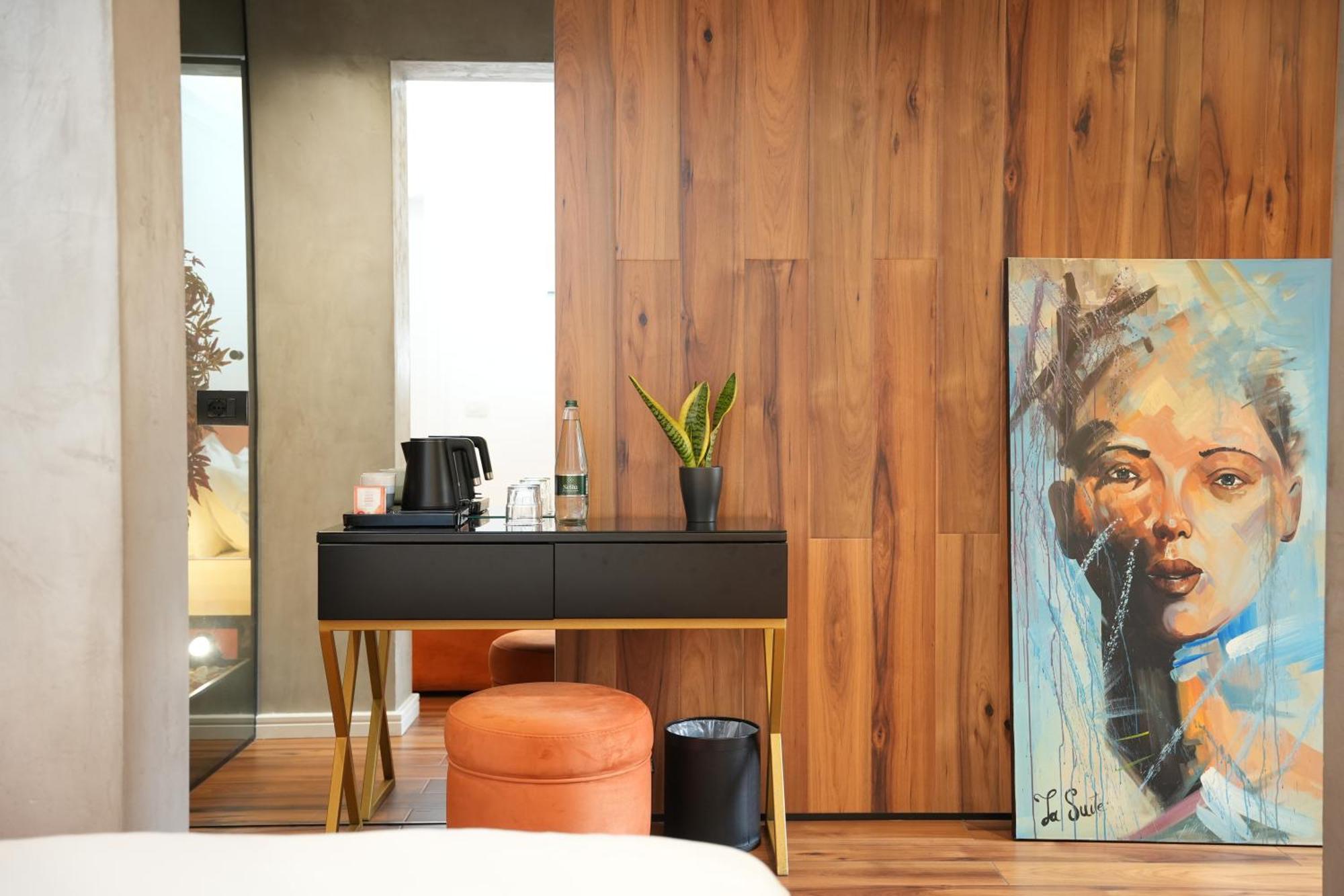 La Suite Boutique Hotel Тирана Екстериор снимка