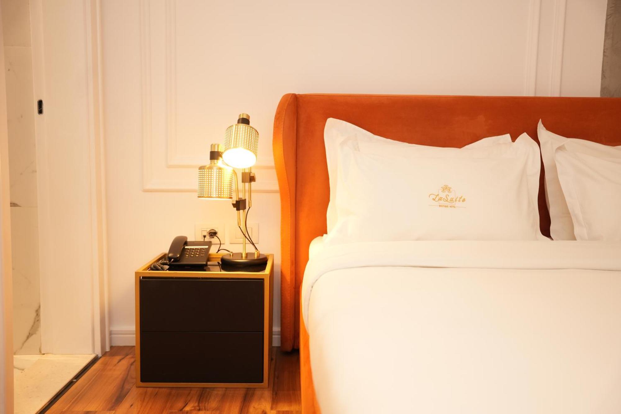 La Suite Boutique Hotel Тирана Екстериор снимка