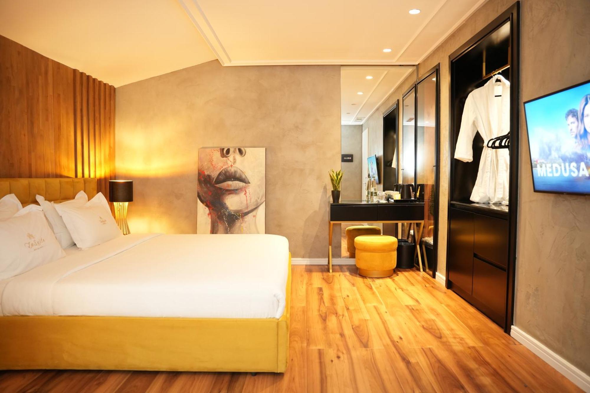 La Suite Boutique Hotel Тирана Екстериор снимка