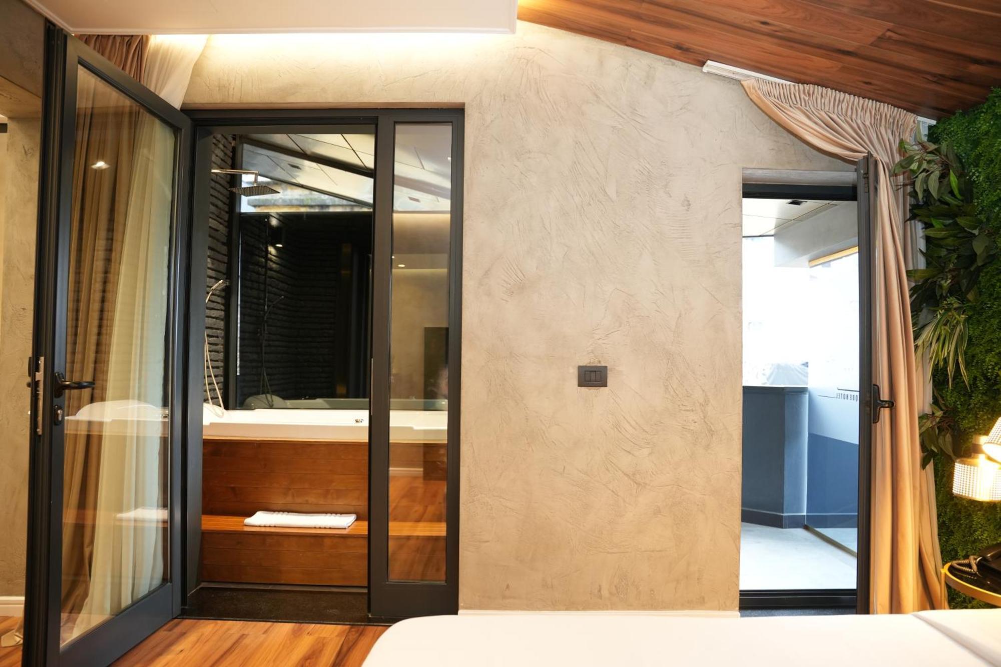La Suite Boutique Hotel Тирана Екстериор снимка