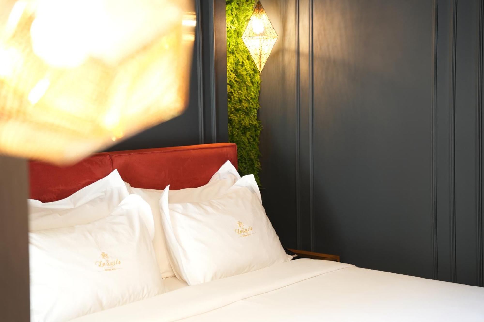 La Suite Boutique Hotel Тирана Екстериор снимка