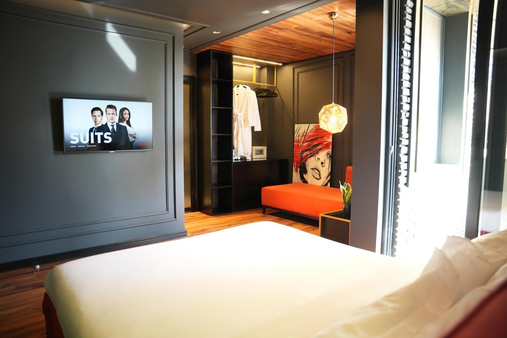 La Suite Boutique Hotel Тирана Екстериор снимка