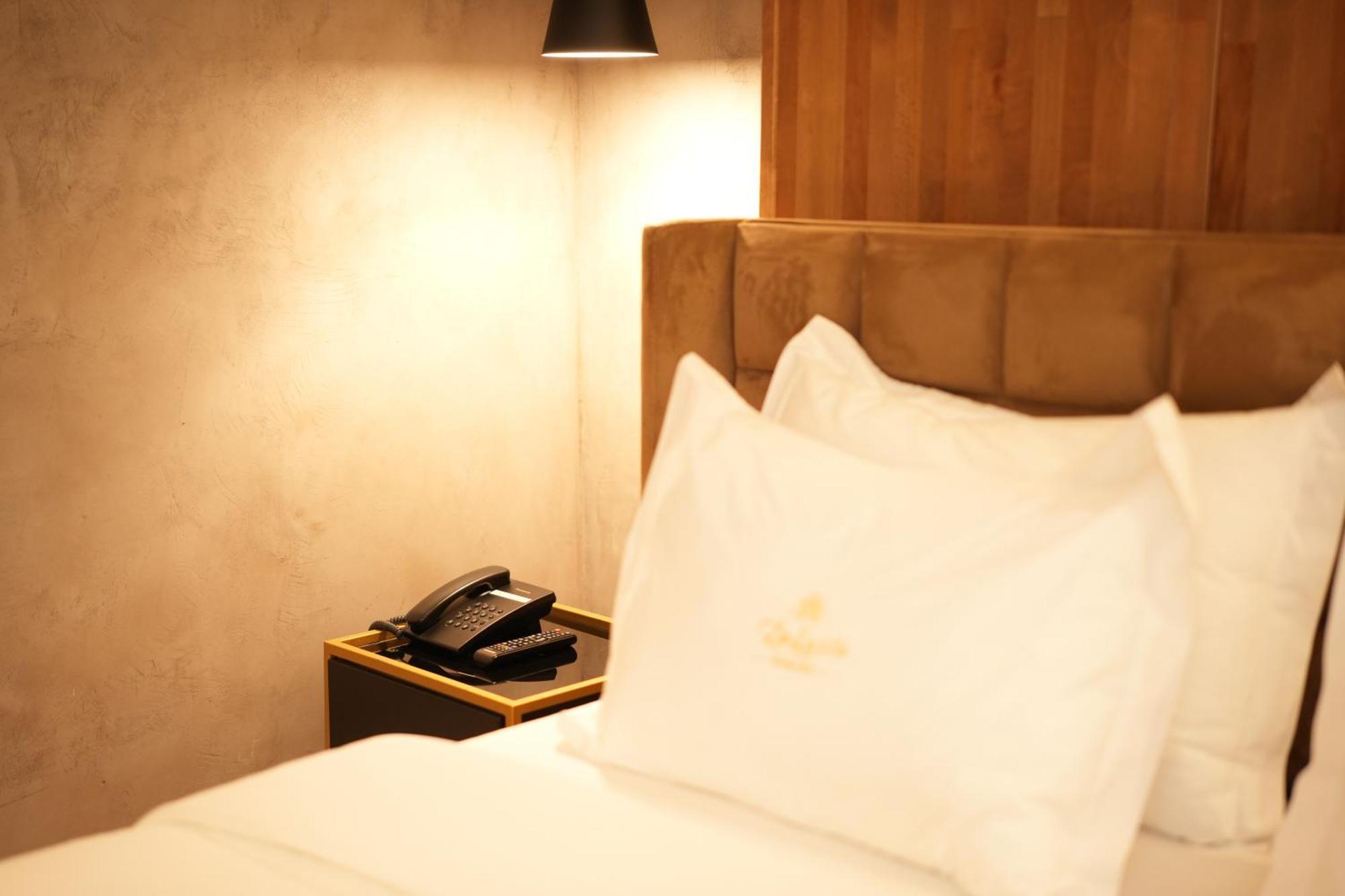 La Suite Boutique Hotel Тирана Екстериор снимка
