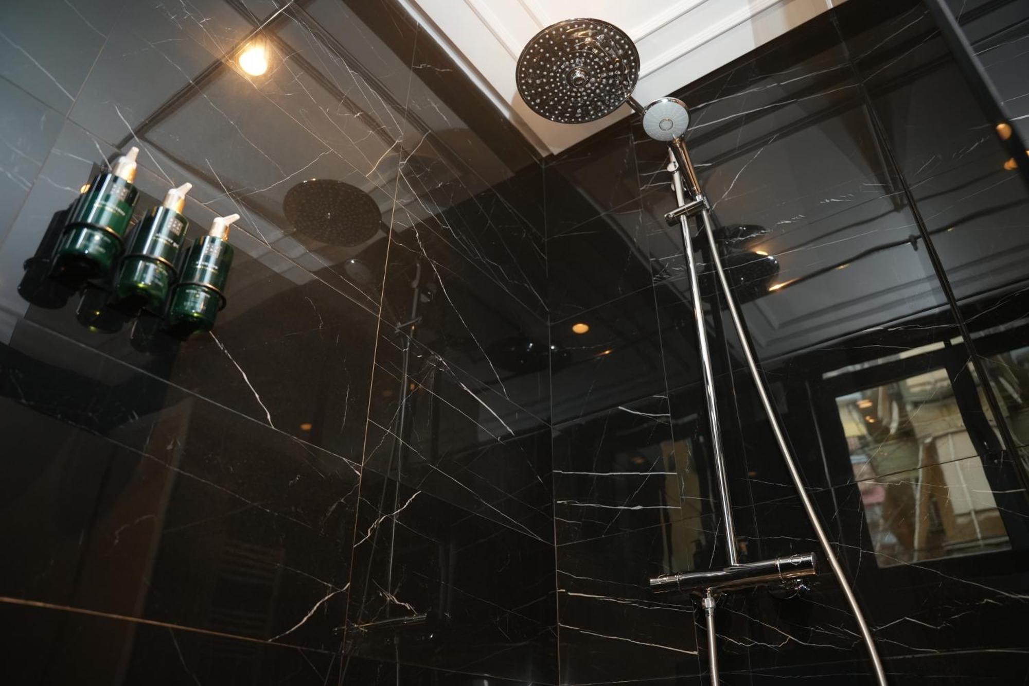 La Suite Boutique Hotel Тирана Екстериор снимка