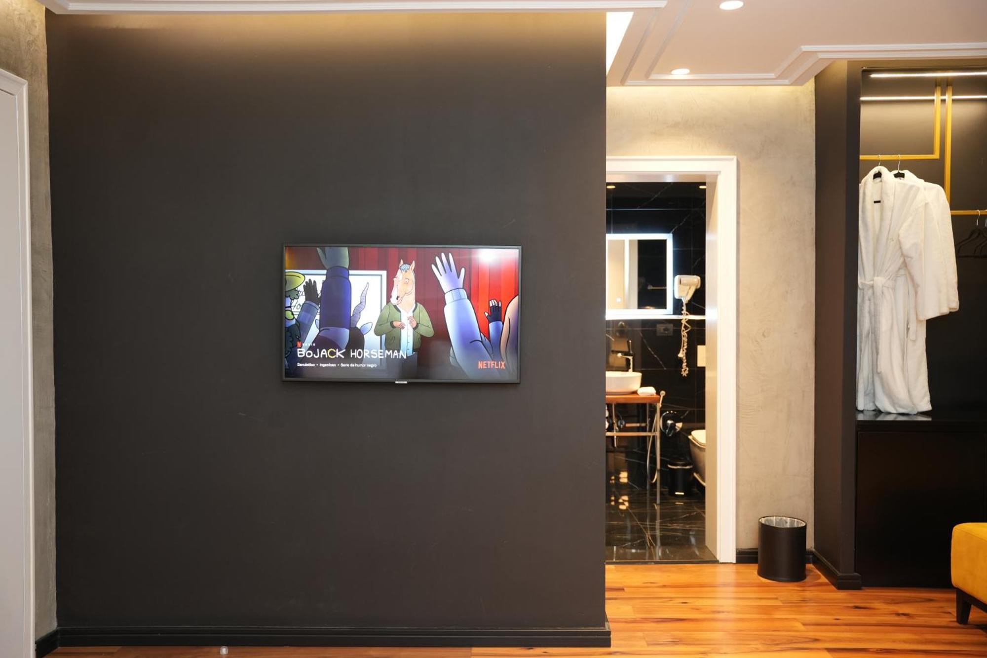 La Suite Boutique Hotel Тирана Екстериор снимка