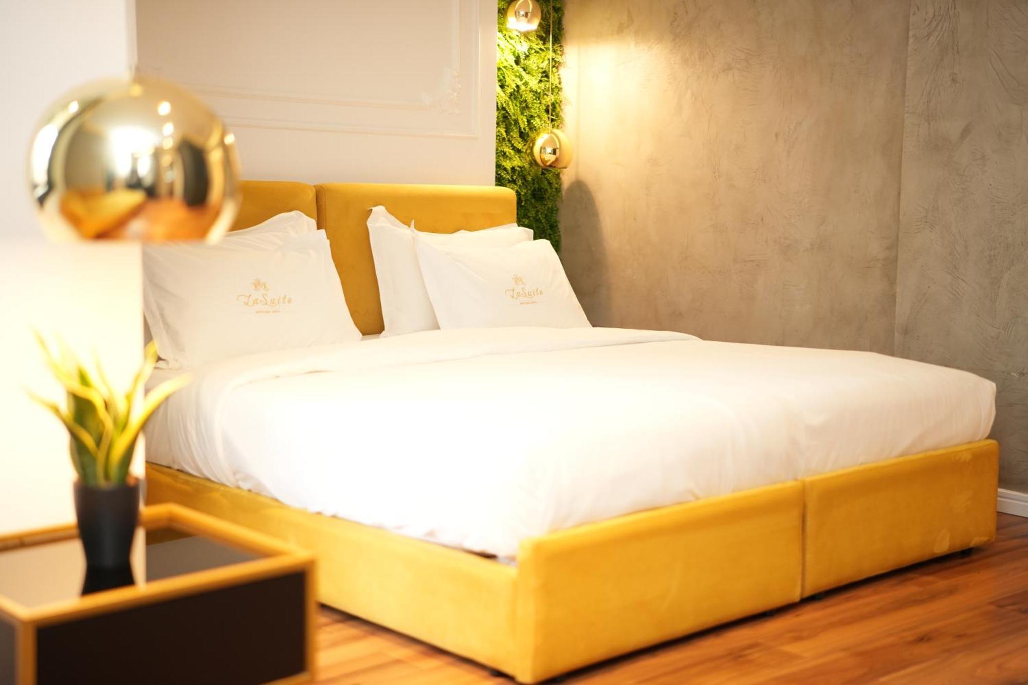 La Suite Boutique Hotel Тирана Екстериор снимка